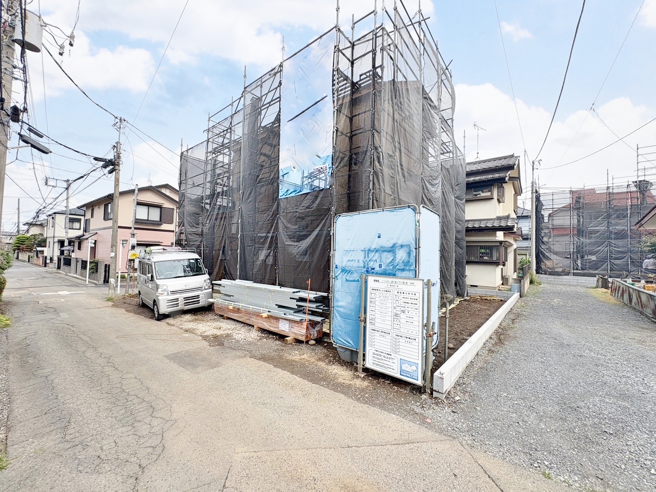 いつまでも輝き続けて、いつしか街の風景に溶け込んでいきます。(令和8年4月 撮影)