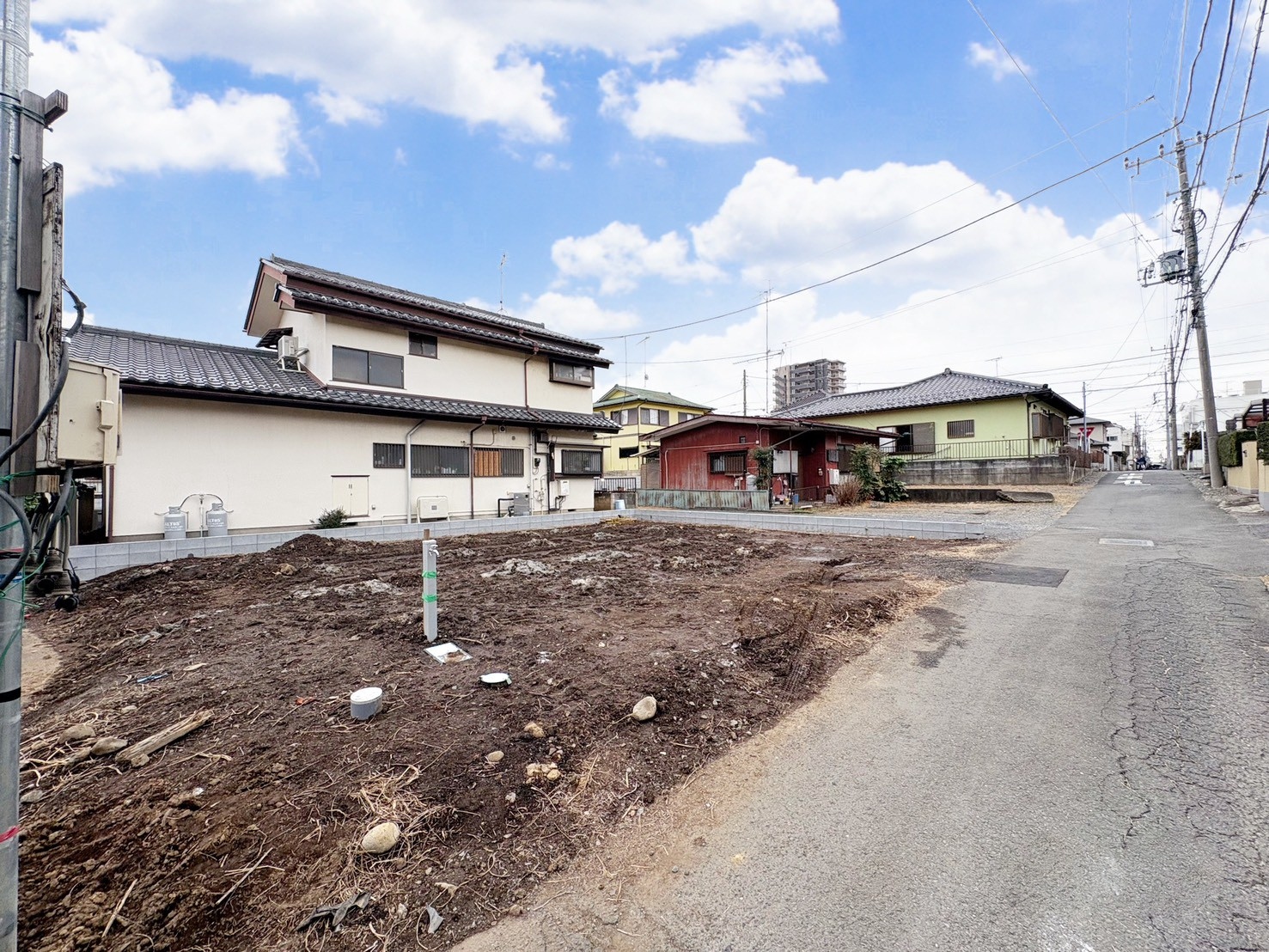 周辺環境とのコラボレーションにより明るい空間を演出。(令和8年3月 撮影)
