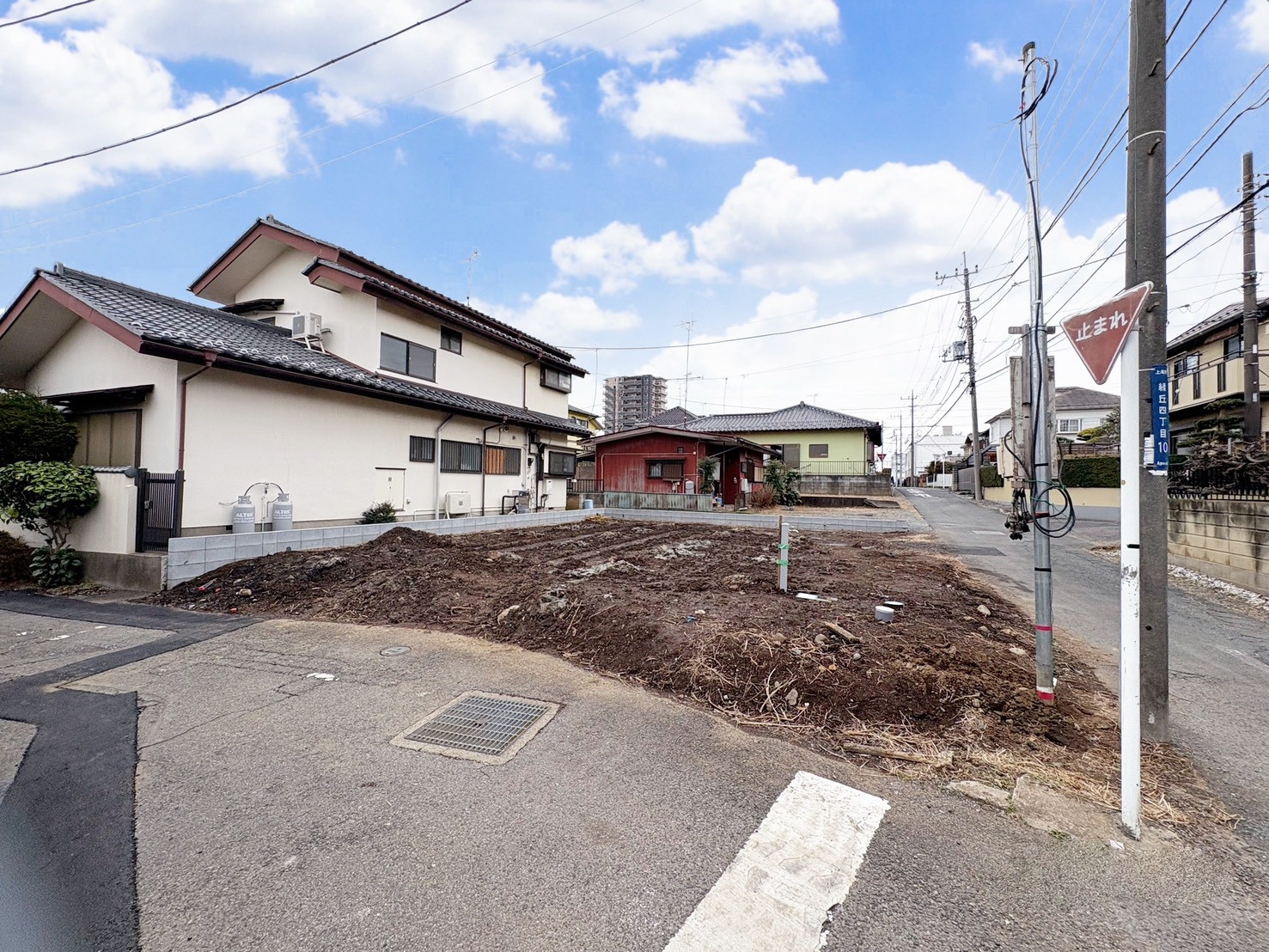 7.5帖の主寝室にはWクローゼットを配置。季節ごとに洋服を分けて収納できます。(令和8年3月 撮影)