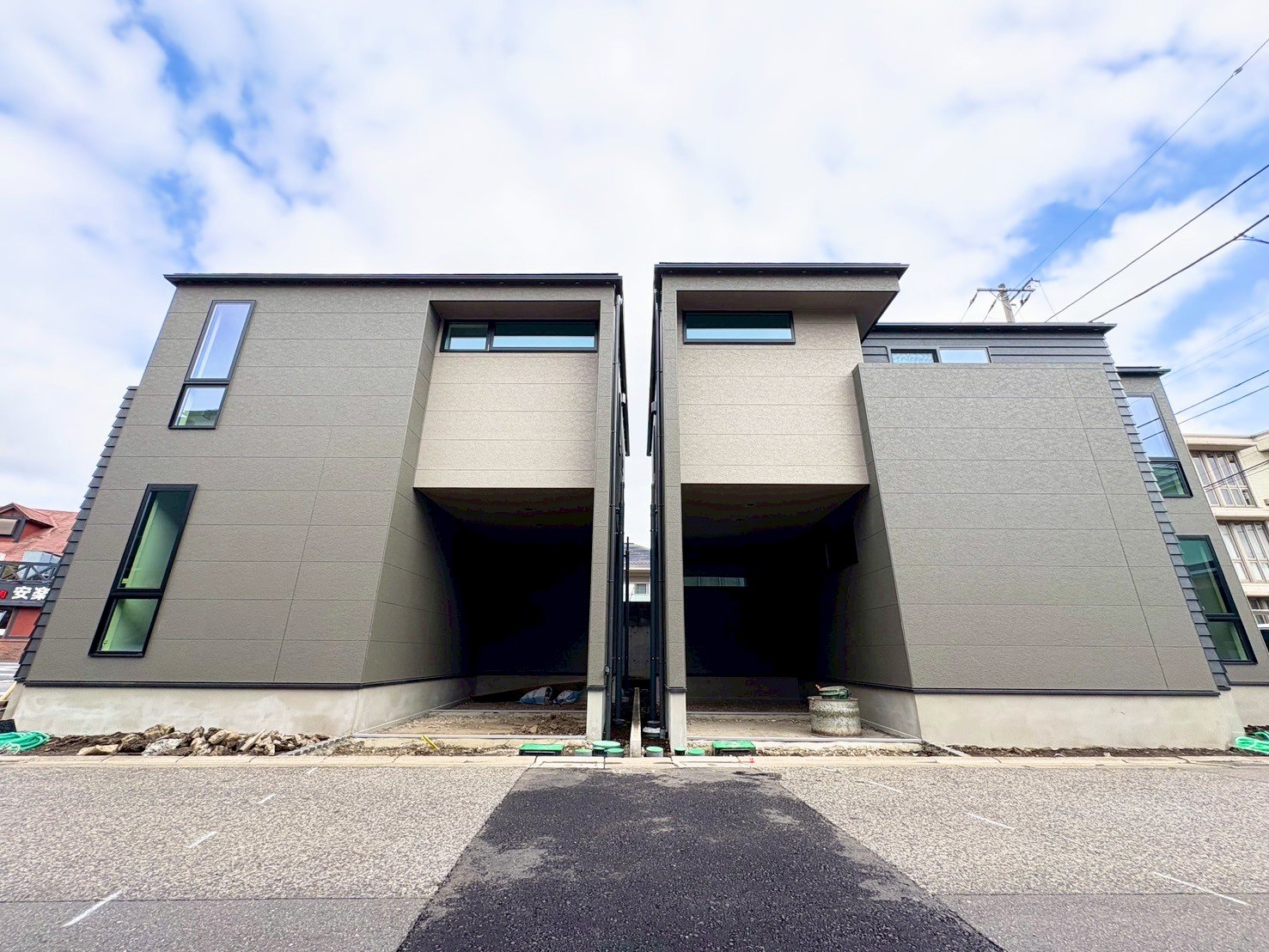 ビルトインガレージを採用したカースペースです。(令和8年3月 撮影)