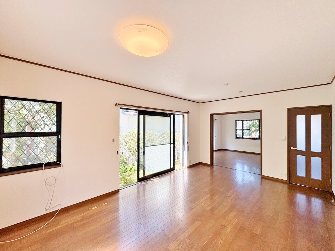 リビングと続き間洋室のある使い勝手の良い間取り。