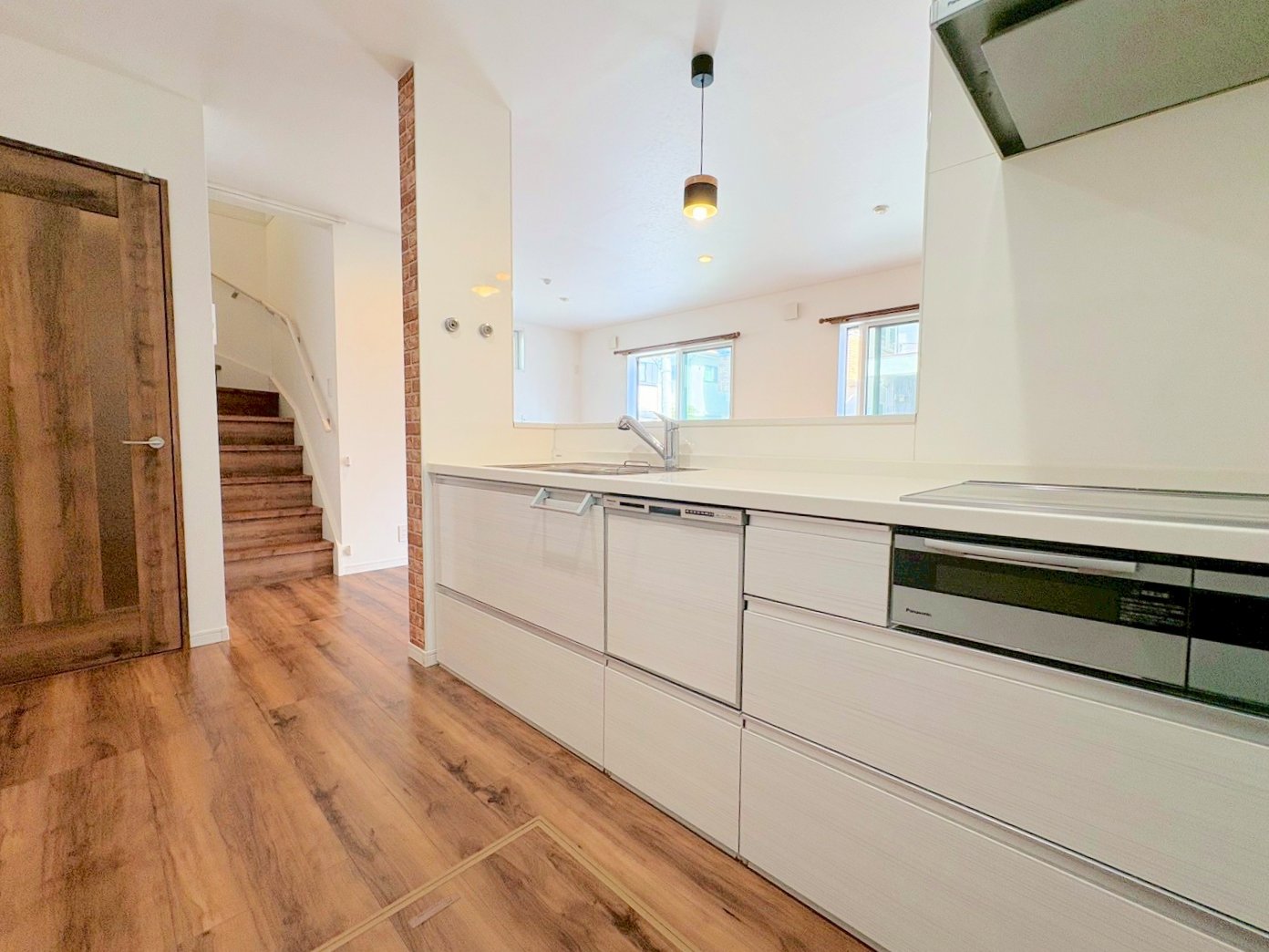 くつろぐ方とお料理をされる方の一体感を重視した設計。