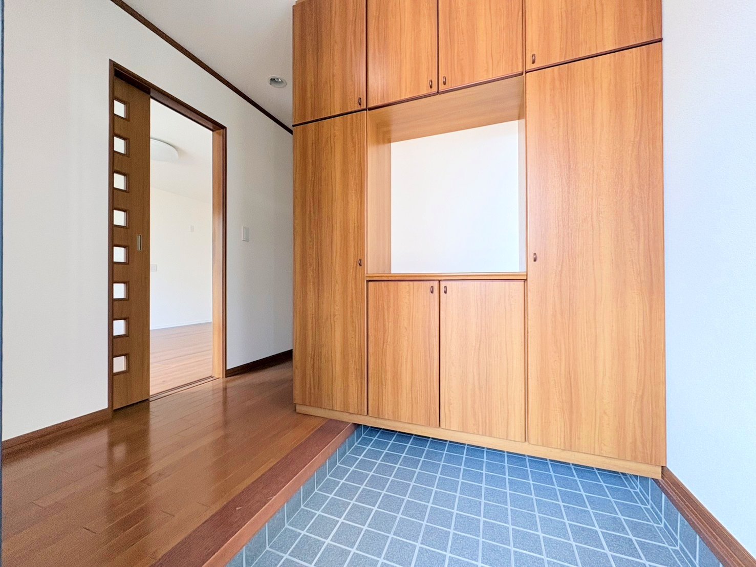 ワンランク上の装いで訪問された方を迎えます。