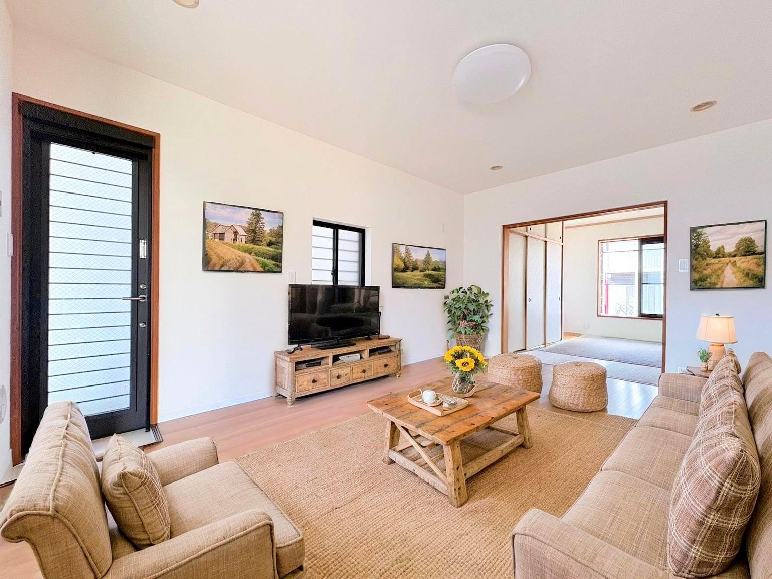 空間という『贅』を感じ、過ごす時間を豊かなものに。　※現況物件写真にCG画像処理済み