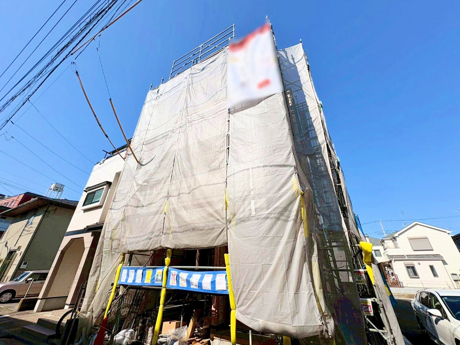 スーパーやコンビニなどが徒歩圏内にございます。(令和8年3月 撮影)