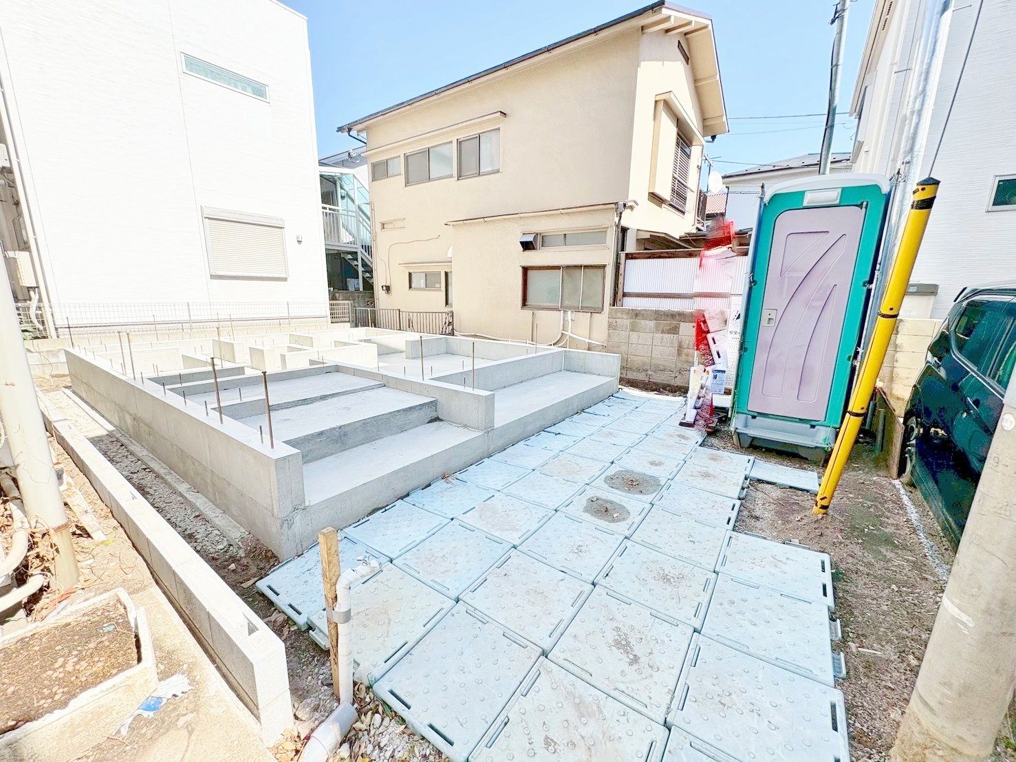 蕨駅徒歩20分の立地。空気感というＢＧＭは、暮らしのステージを彩ります。(令和8年3月 撮影)