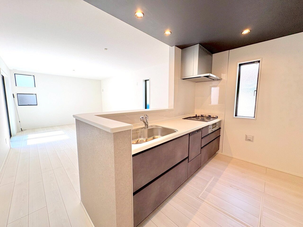 ここにはみんなが集い、食事と楽しい会話が始まります。