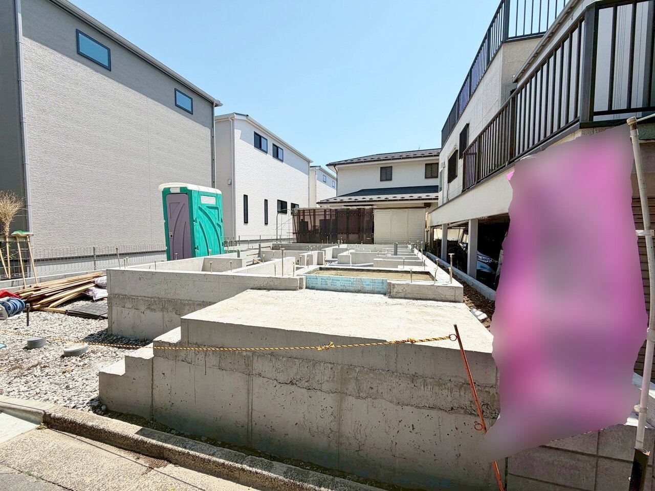 LDK17帖。キッチンからリビング全体を見渡せます。(令和8年5月 撮影)