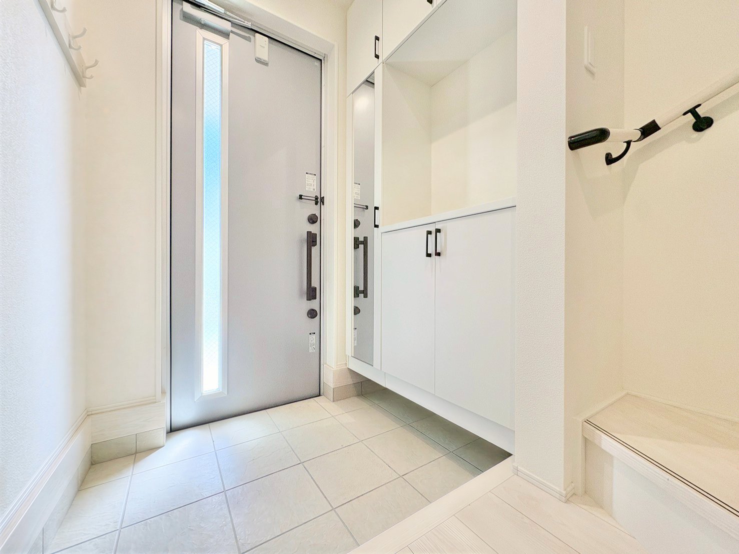 心地良さを与えてくれる家の顔ともなるスペースです。