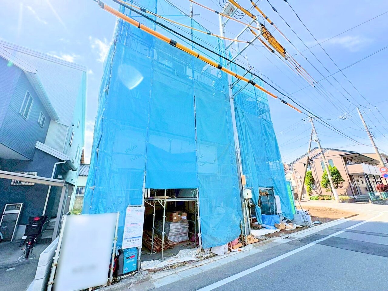 採光通風を確保した心地よいリビング空間を2階に設けました。(令和8年4月 撮影)