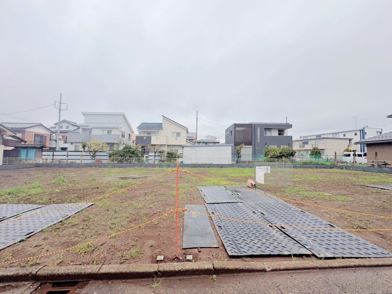独創性豊かな趣と重厚感・気高さを兼ね備えたお住まい。(令和8年4月 撮影)
