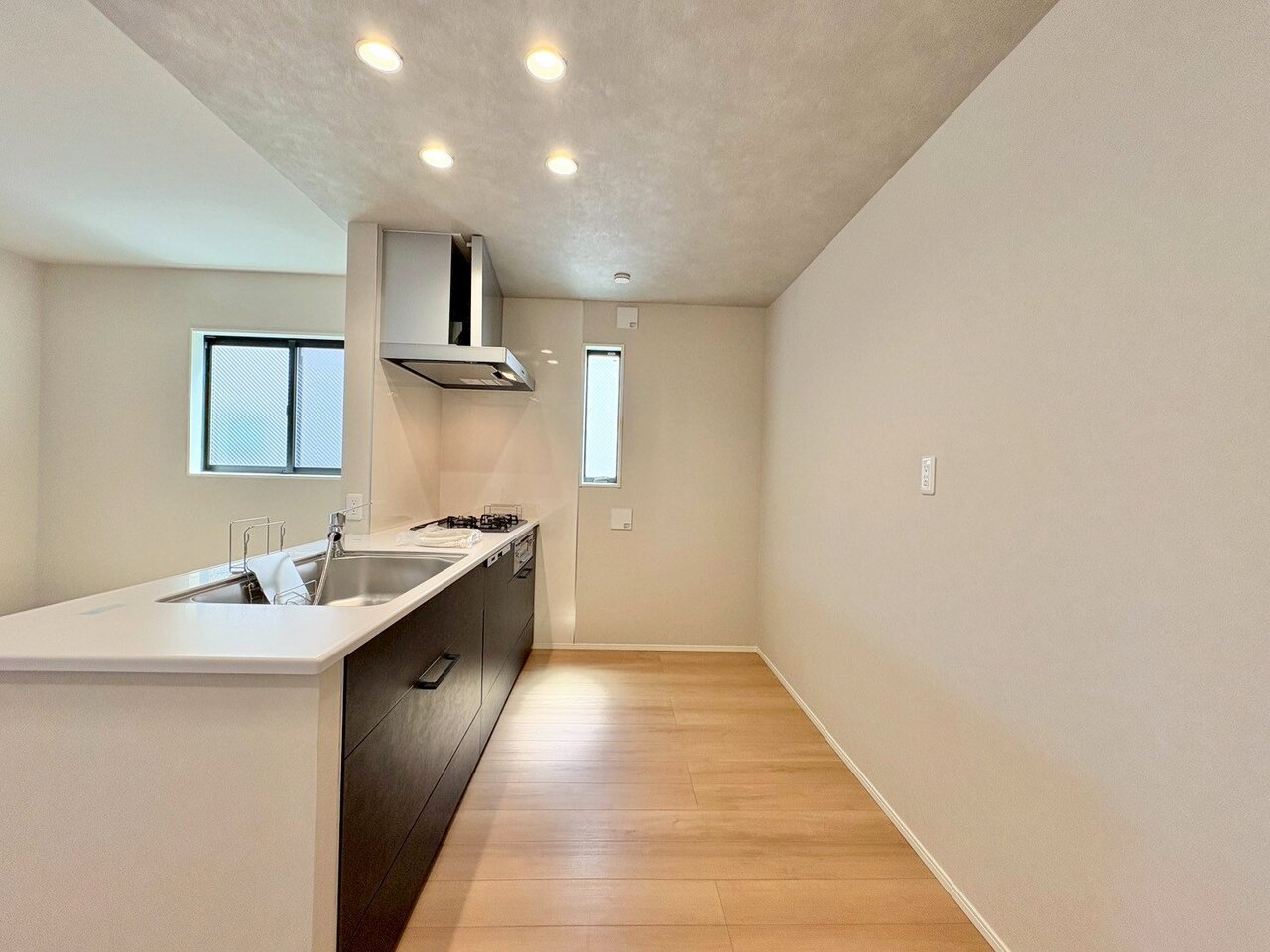 食洗機付きのシステムキッチン。使いやすくお手入れもラクラク。