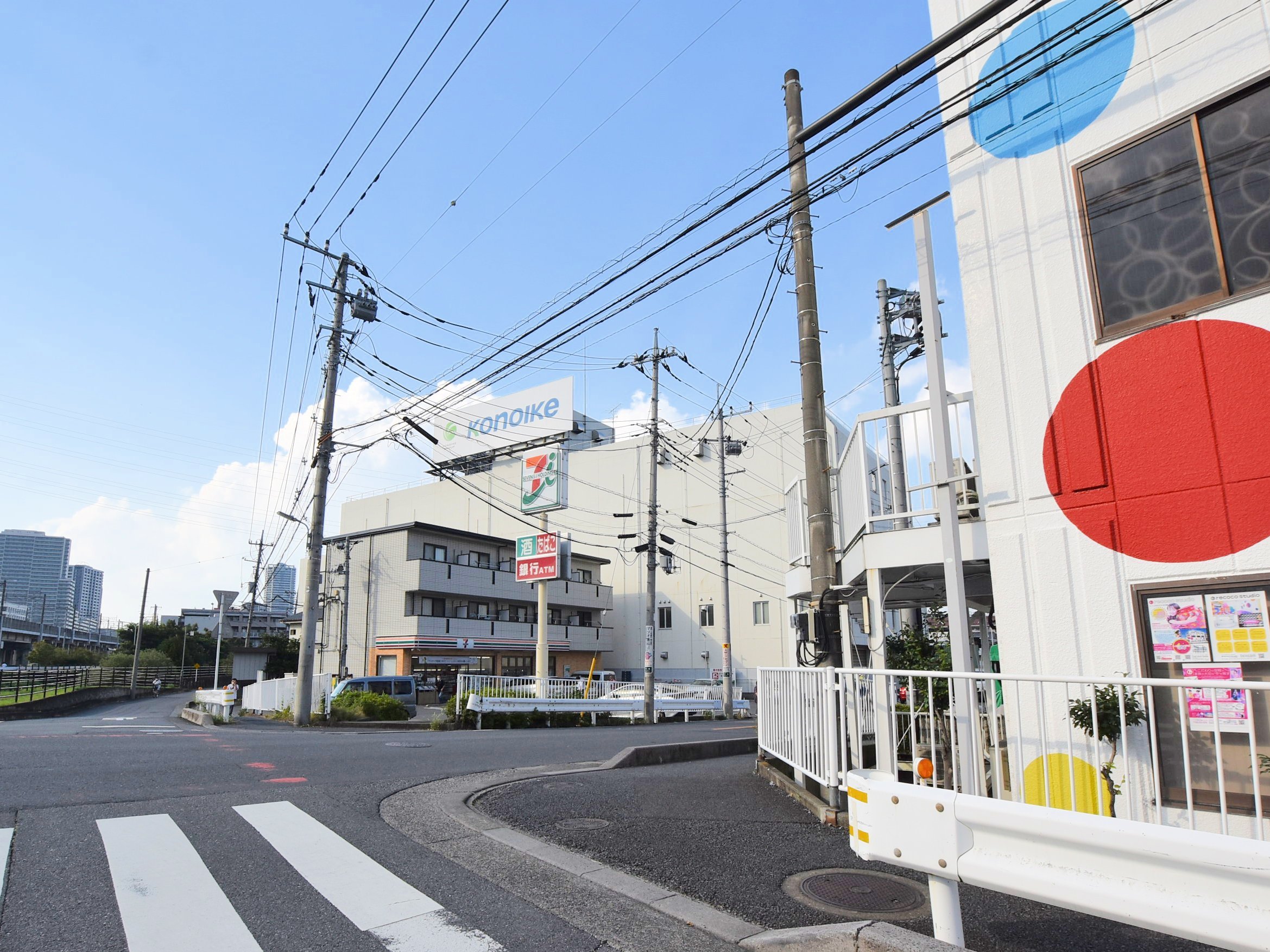 セブン-イレブン 浦和白幡６丁目店まで約300m