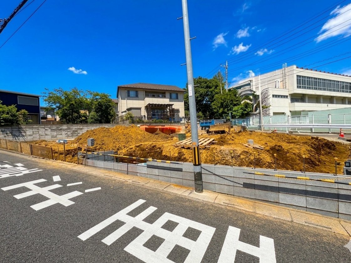 バルコニーに面した主寝室はゆとりの８帖洋室です。(令和8年3月 撮影)