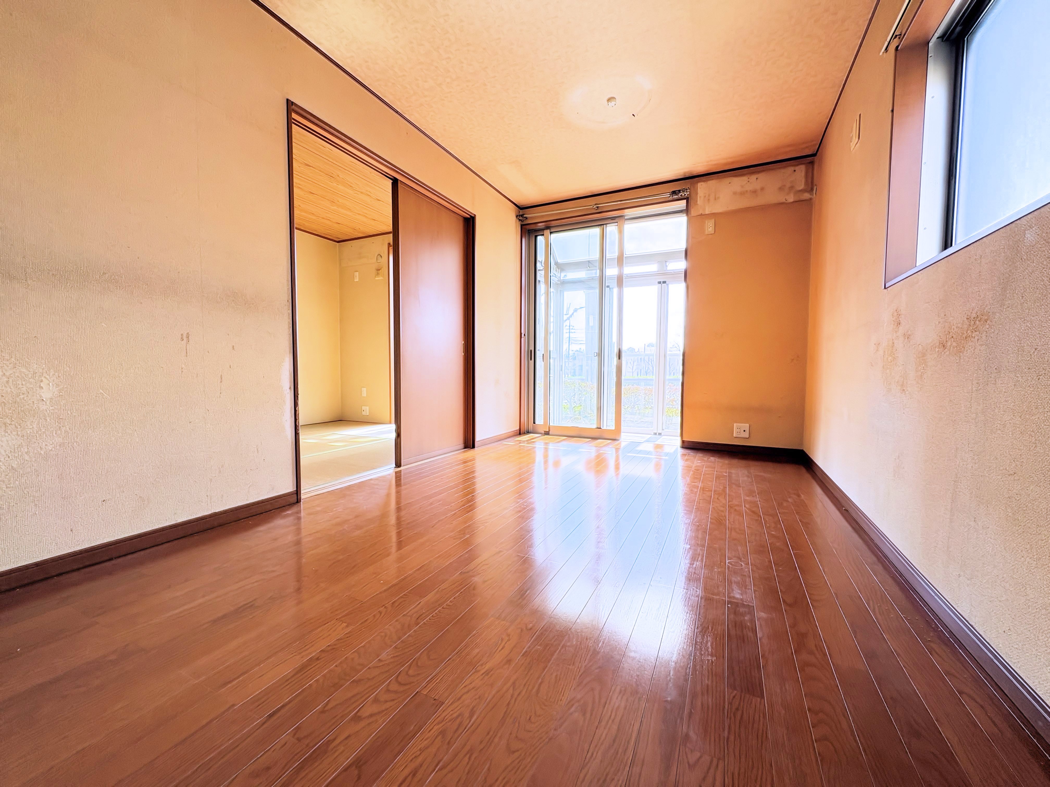 くつろぎの時間をさらに開放的にするＬＤＫ＋続き間和室付き。