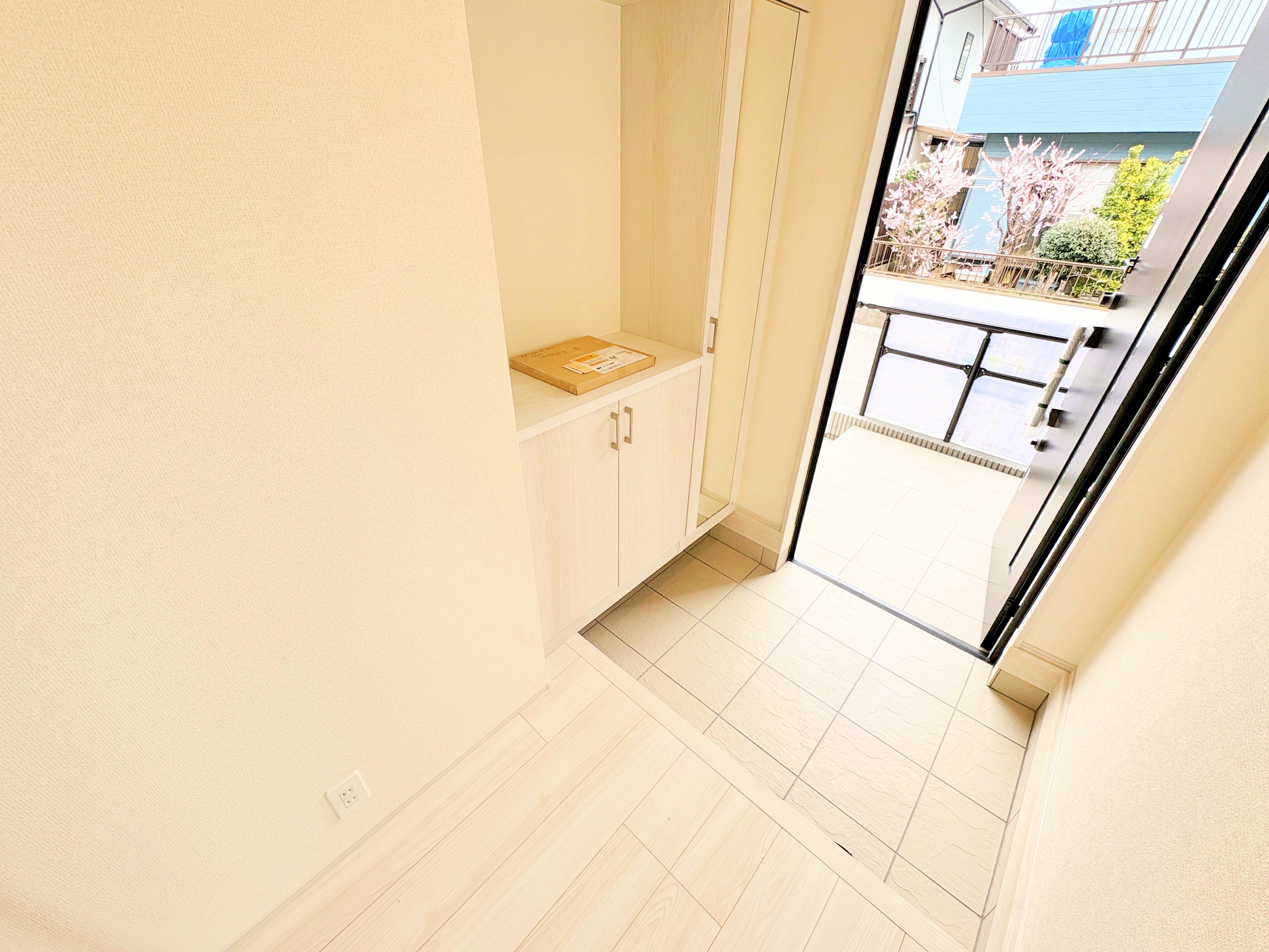 「行ってきます」と「ただいま」はこの玄関から始まります。