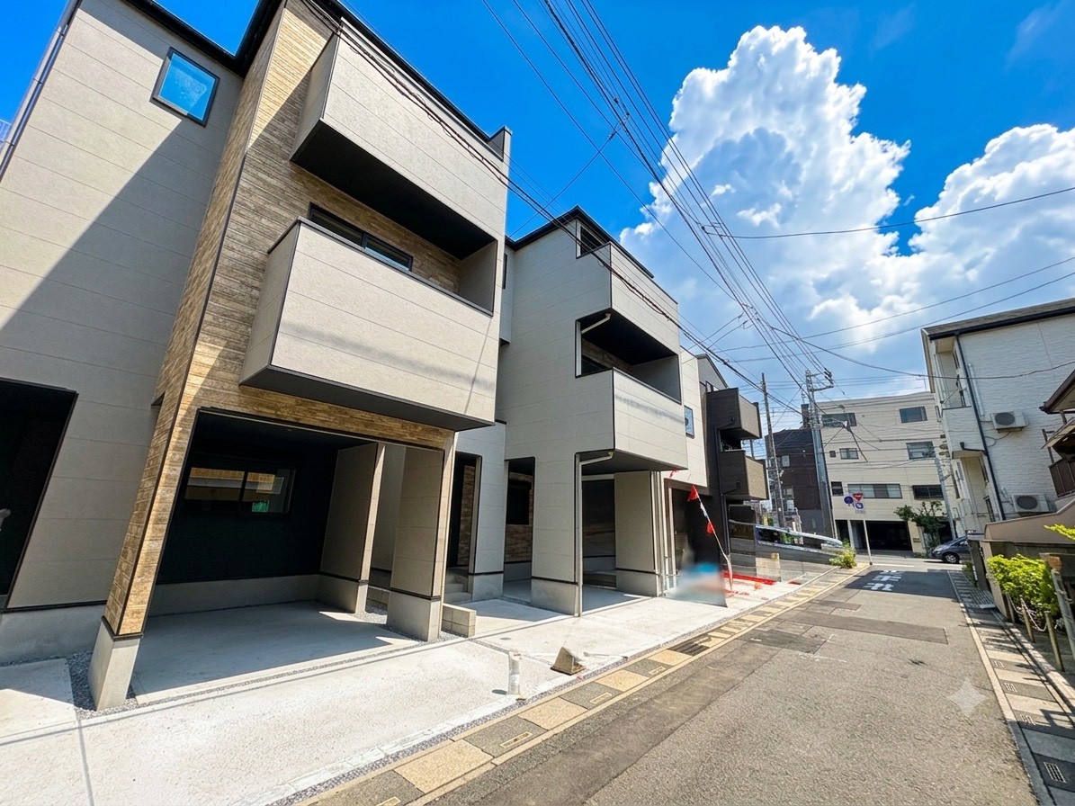 周辺環境とのコラボレーションにより一体感を演出。(令和8年7月 撮影)