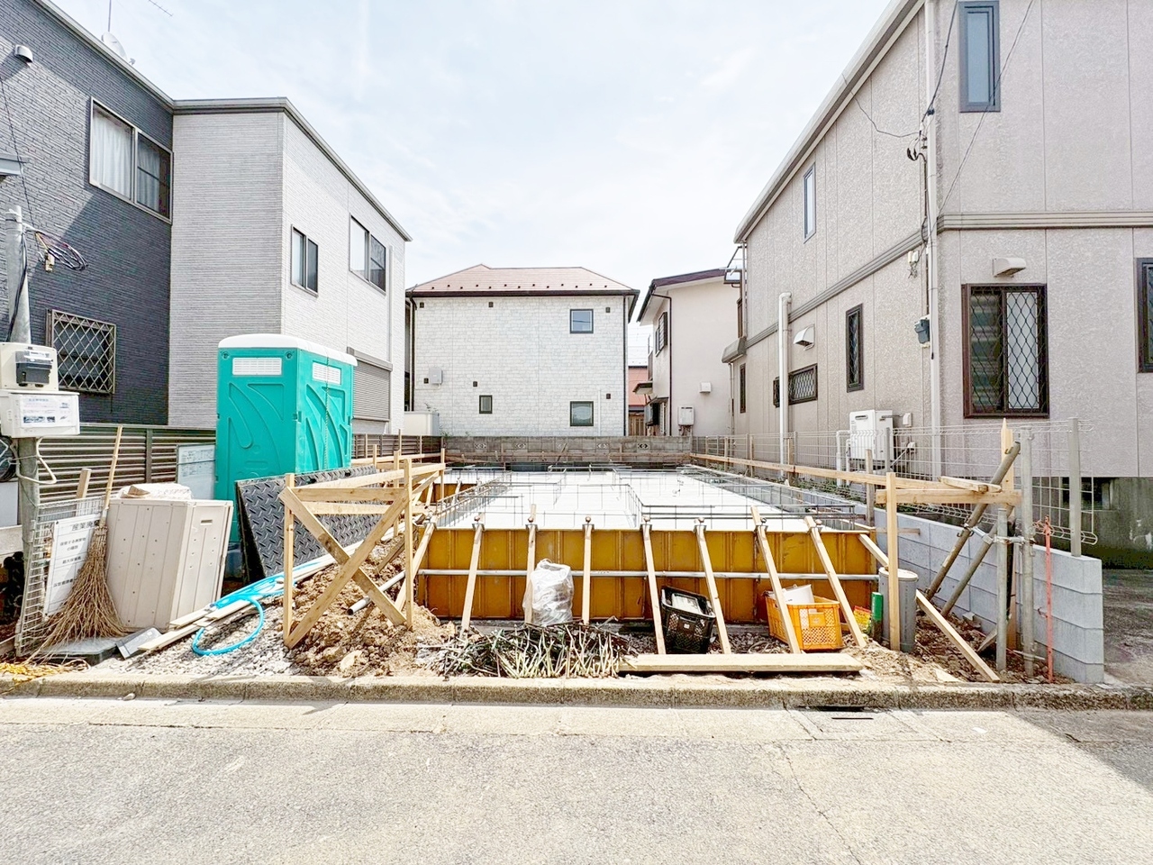 ２階は全居室二面採光、収納スペース付きです。(令和8年4月 撮影)