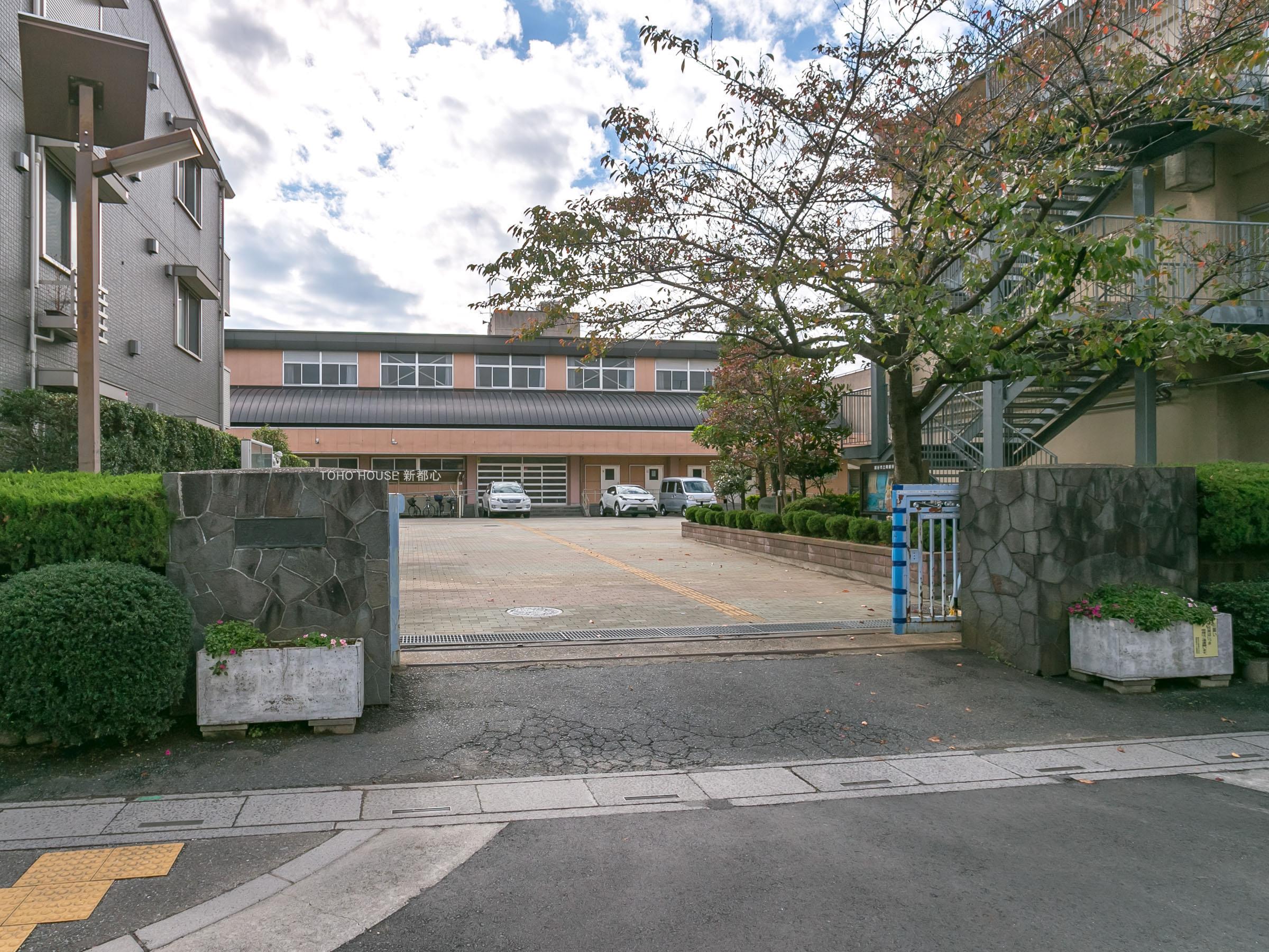 南越谷小学校まで約450m