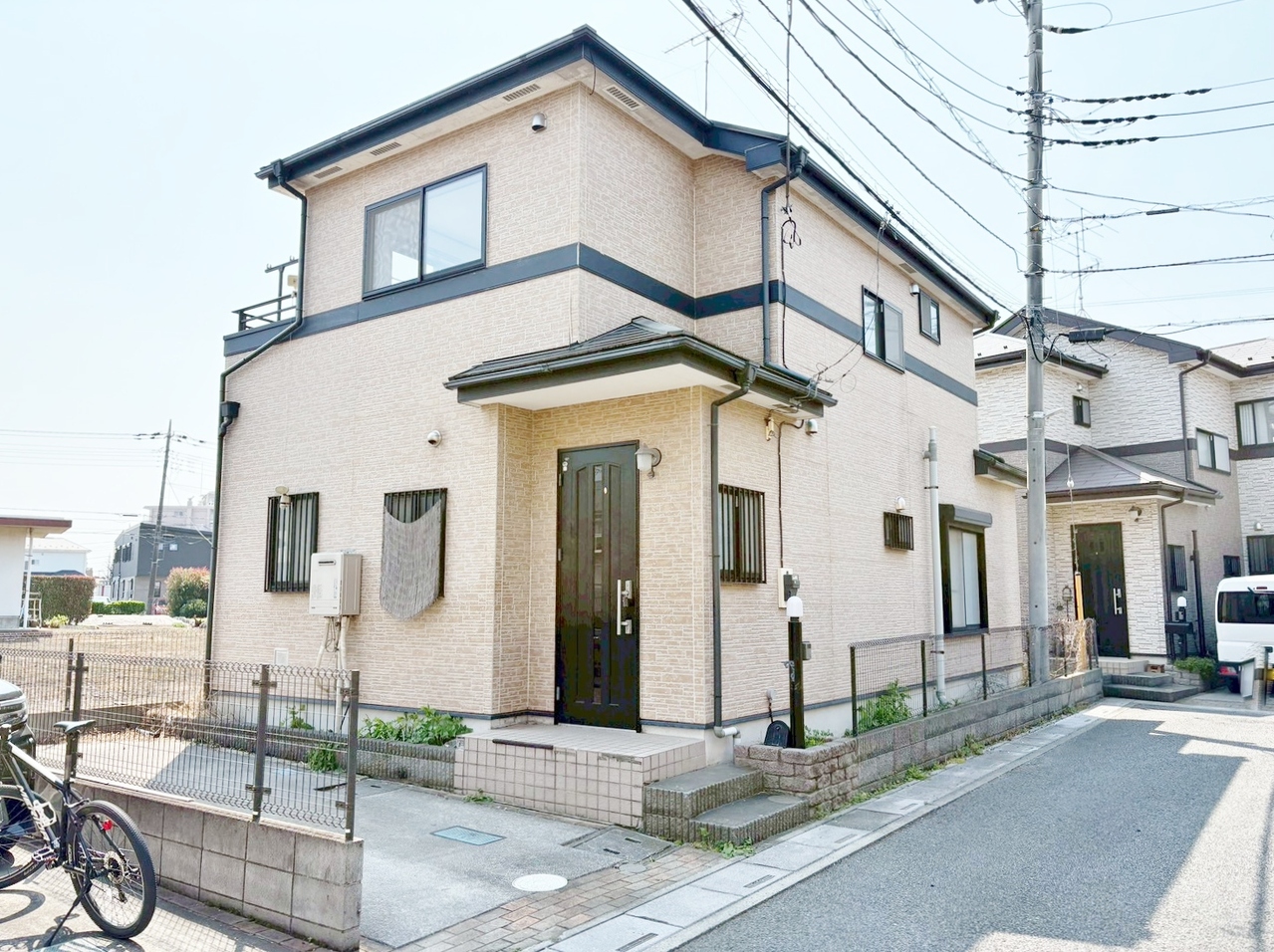 全居室6帖以上、小屋裏収納付きで使い勝手の良い設計。