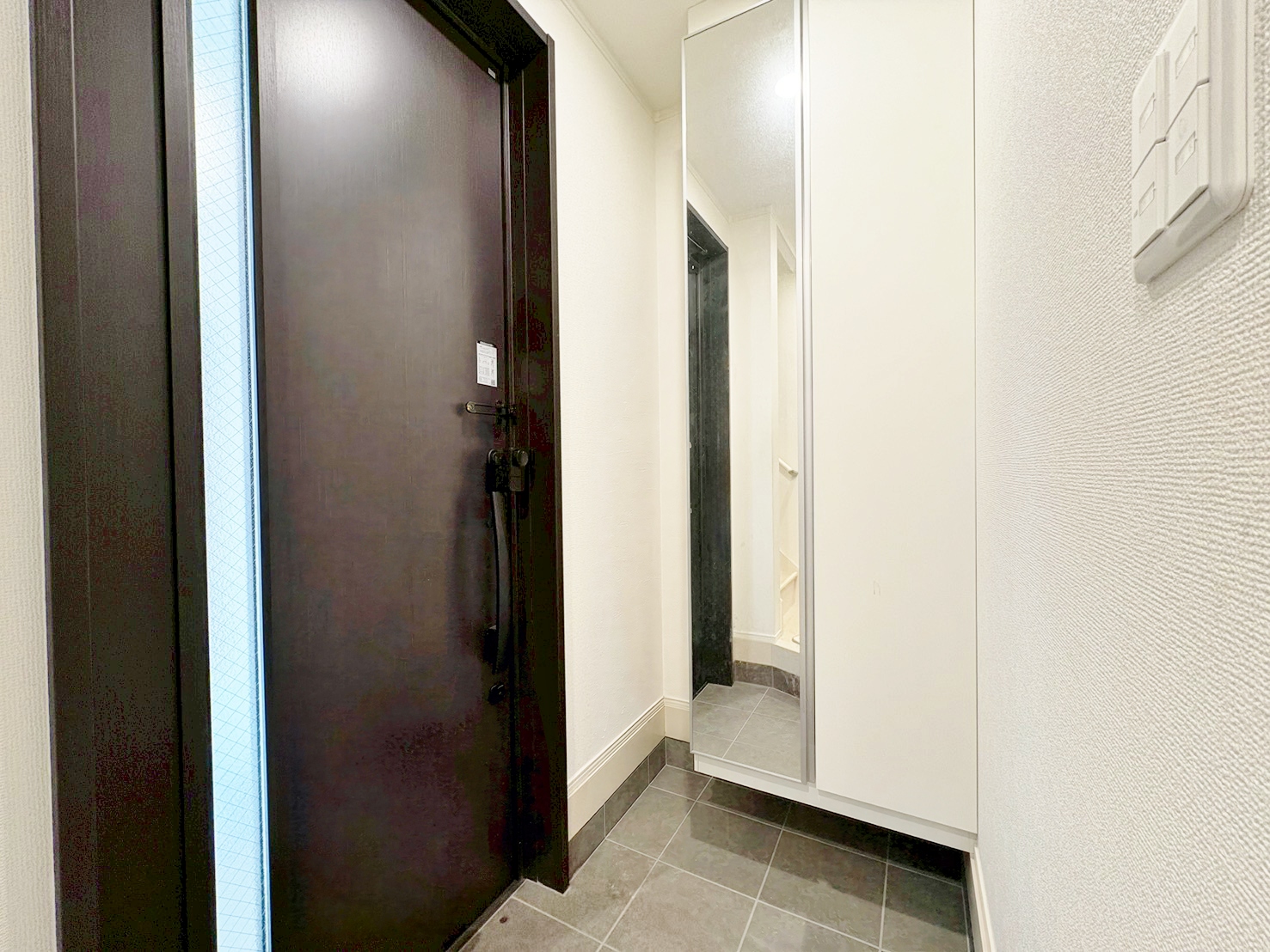 シンプルな清潔感の中にも少しのお洒落感が欲しいものです。