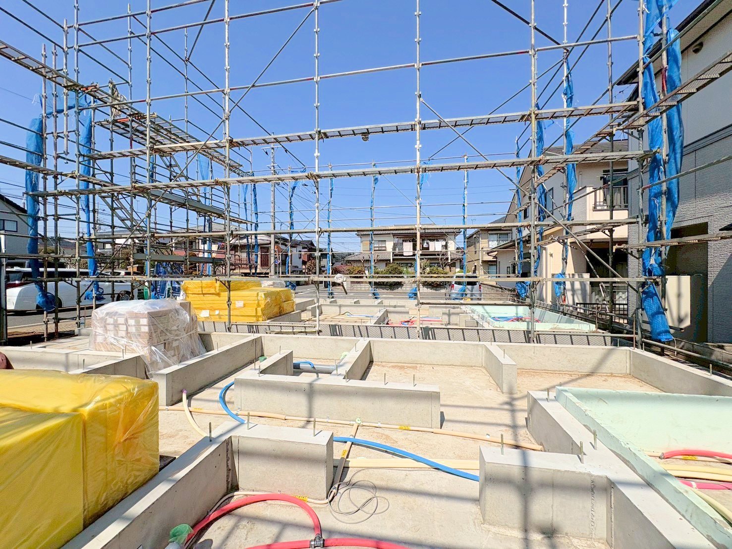 ほっと安らげる居心地の良いリビングは、ごろんと寛げる床暖房付きです。(令和8年3月 撮影)