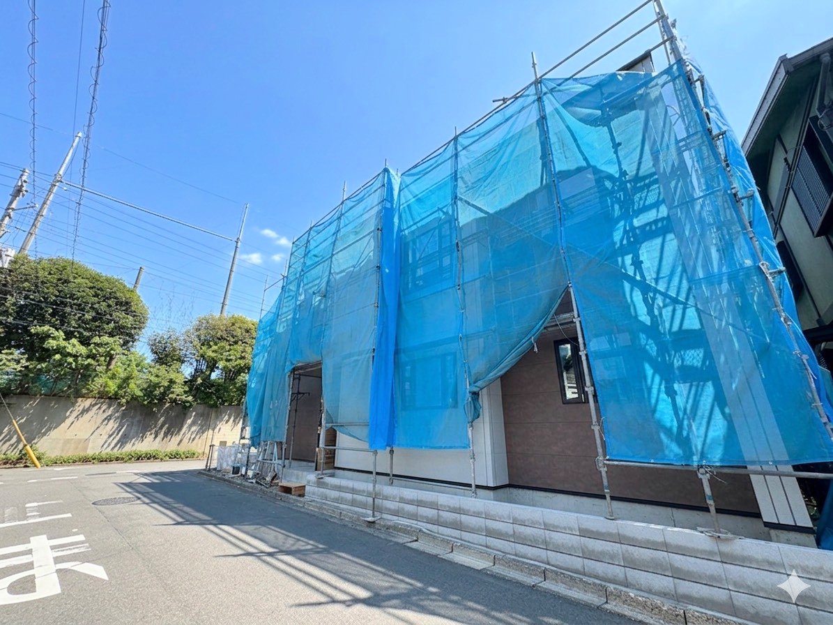 コミュニケーション動線に配慮したリビングイン階段を採用。(令和8年6月 撮影)