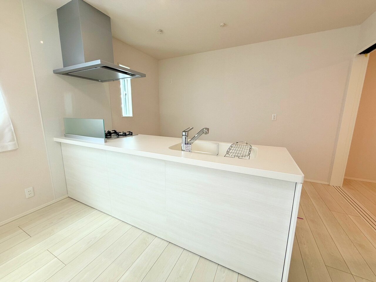 スッキリとしたオープンスタイルのキッチンです。