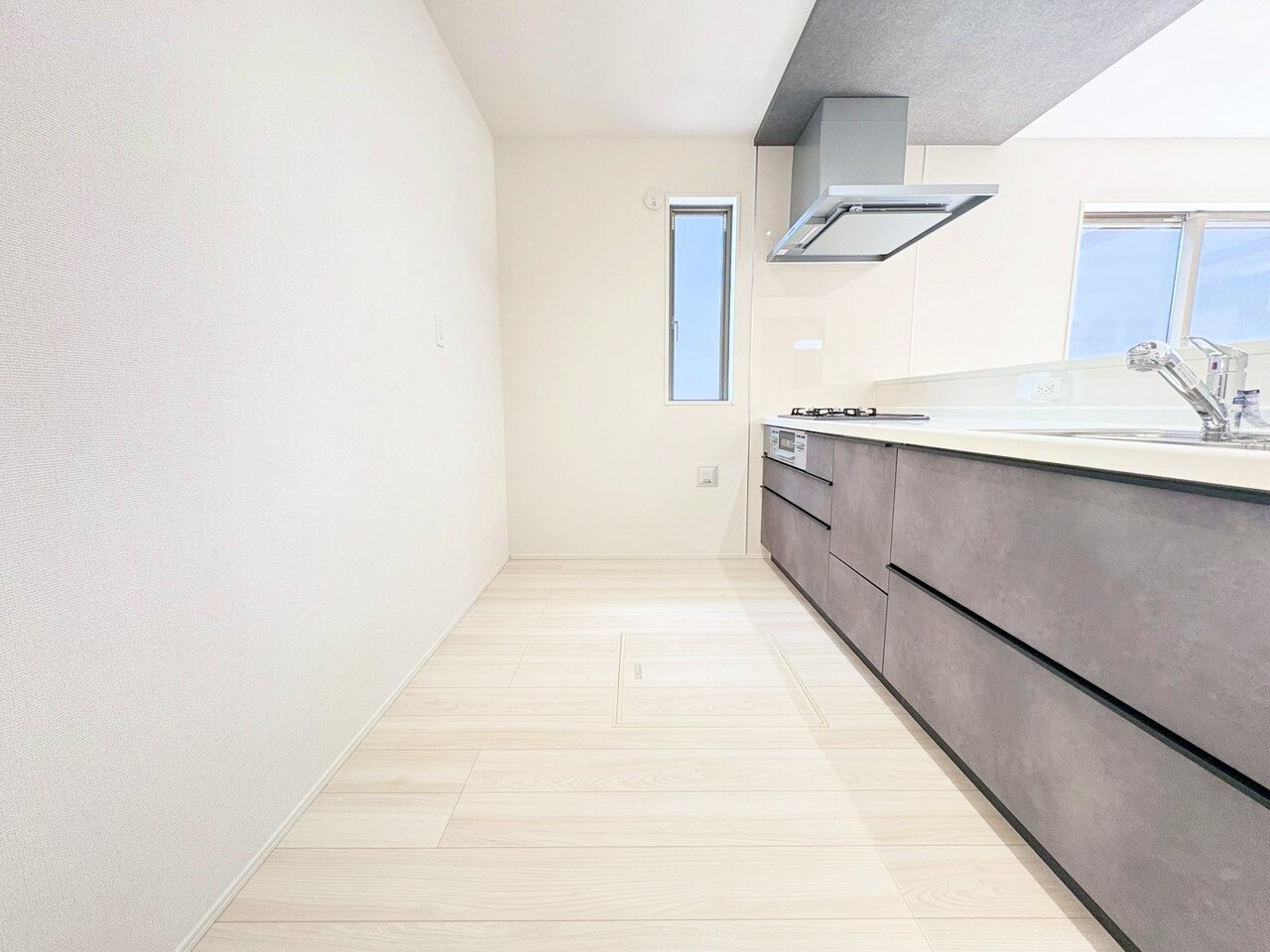 材料を並べたり盛り付けたり、作業しやすい広さを確保しました。