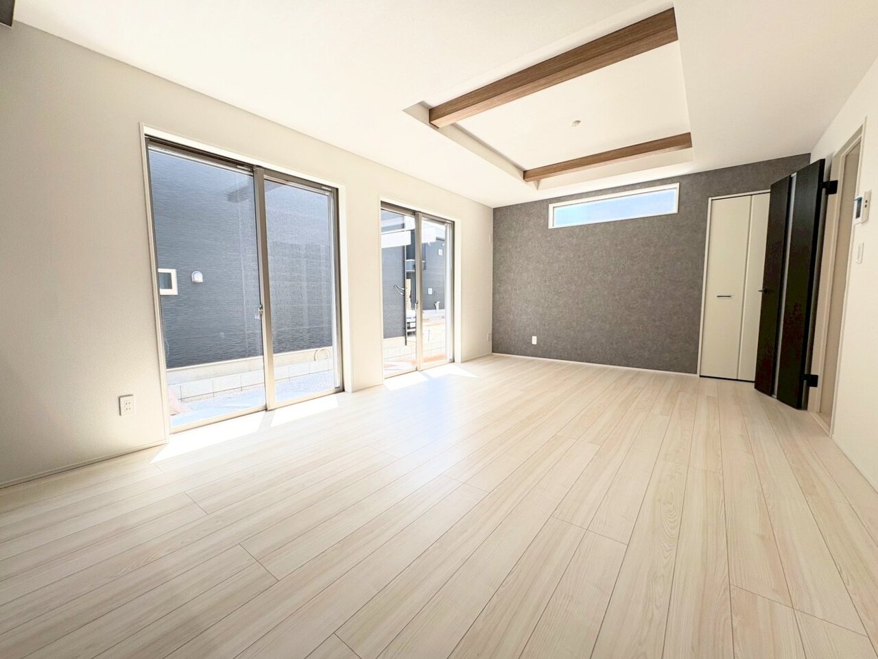 17帖のLDKは人気の対面式キッチンで一体感のあるＬＤＫ。