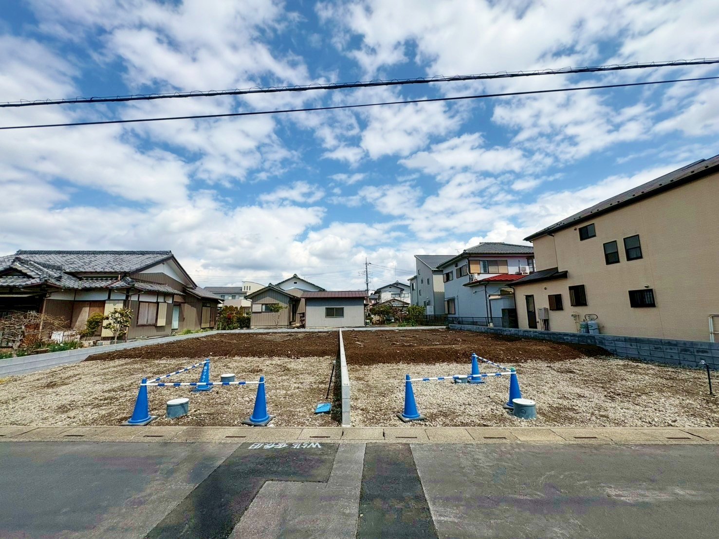 たっぷり収納可能なパントリー付きの対面キッチンです。(令和8年3月 撮影)