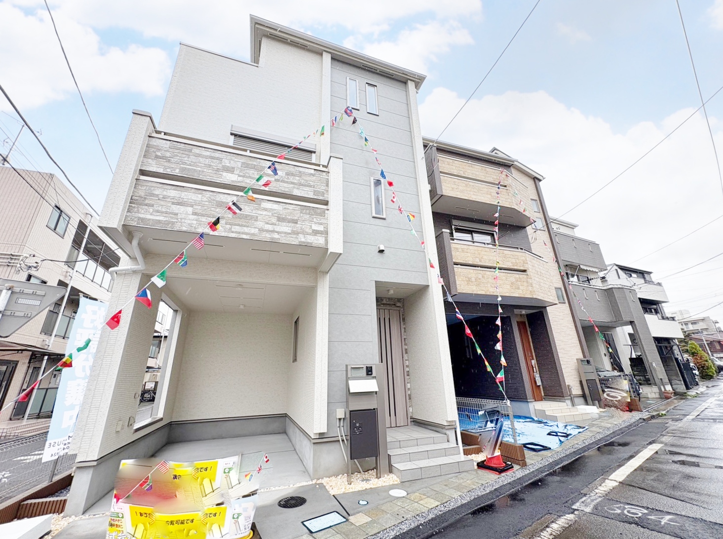 西川口駅まで徒歩13分の東南角地のお住まいです。