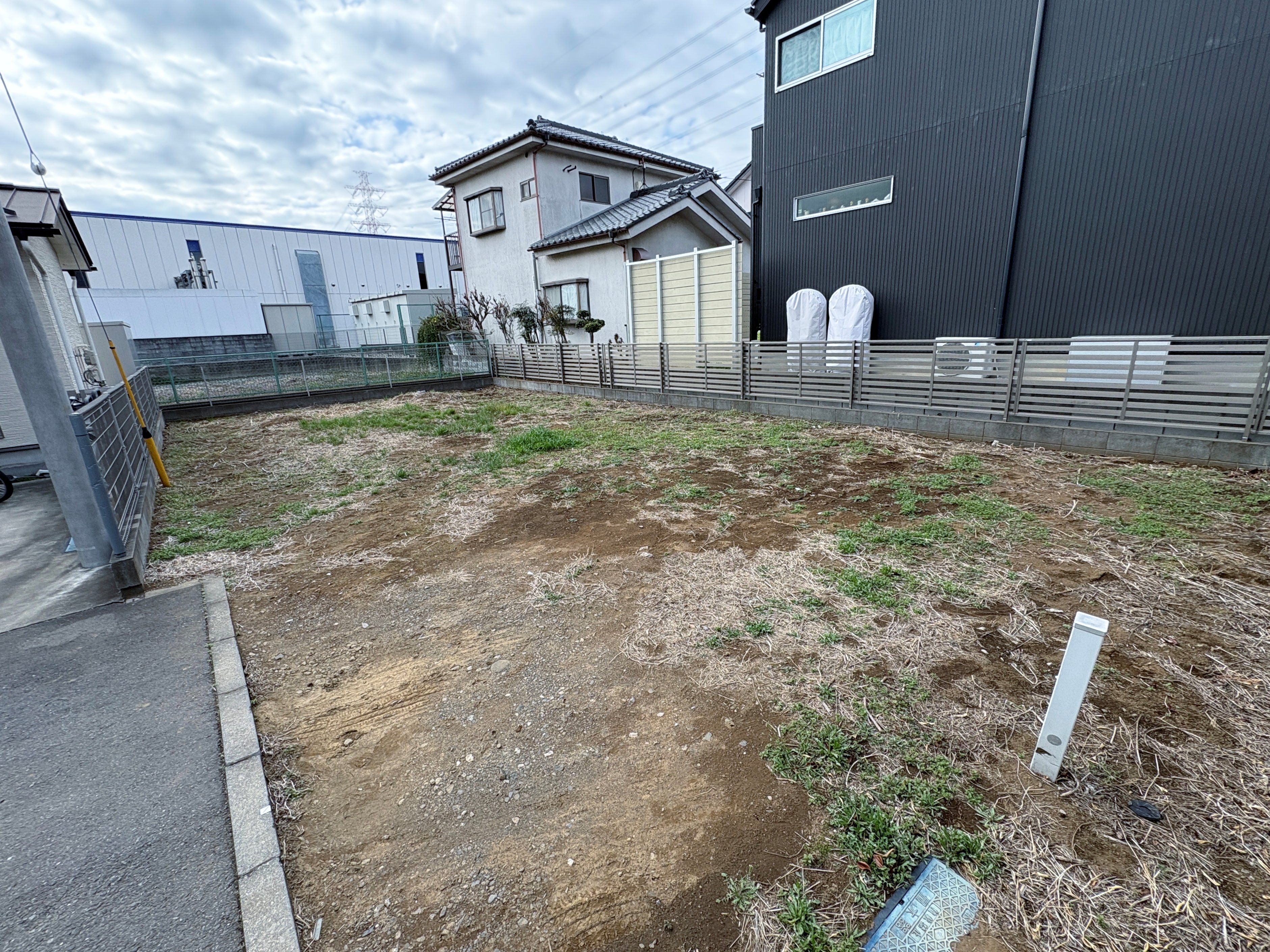 駐車スペース2台分です。(令和8年3月 撮影)