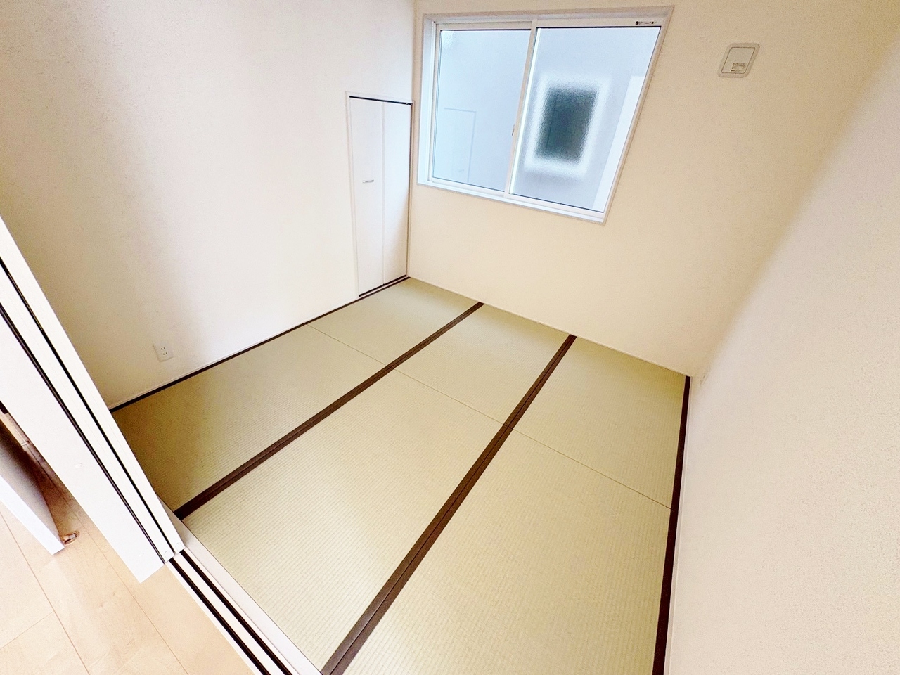 ゆったりと畳の上で過ごしたいものです。