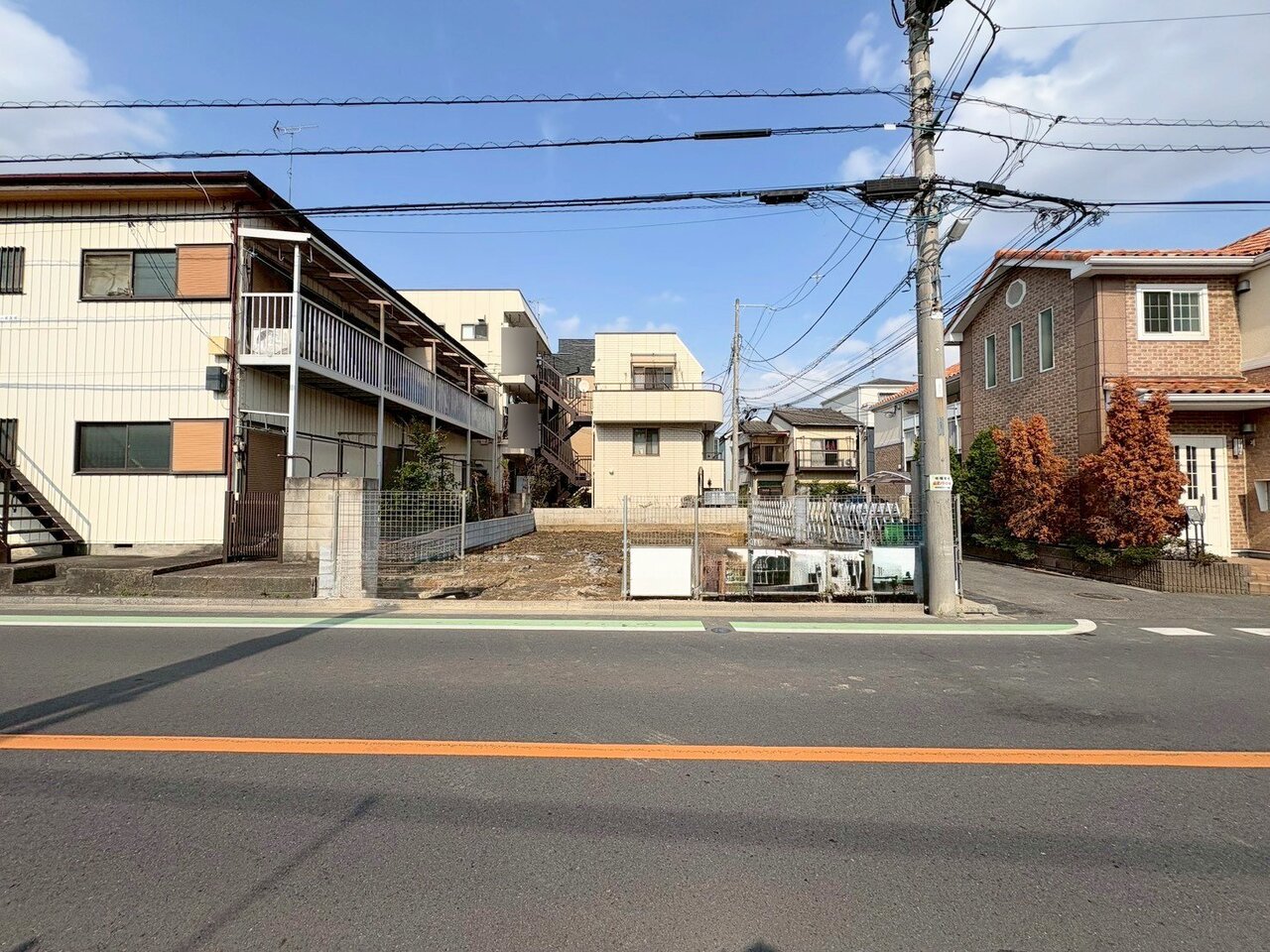 LDK広々20.7帖。プライバシーに配慮した2階リビング設計。(令和8年3月 撮影)