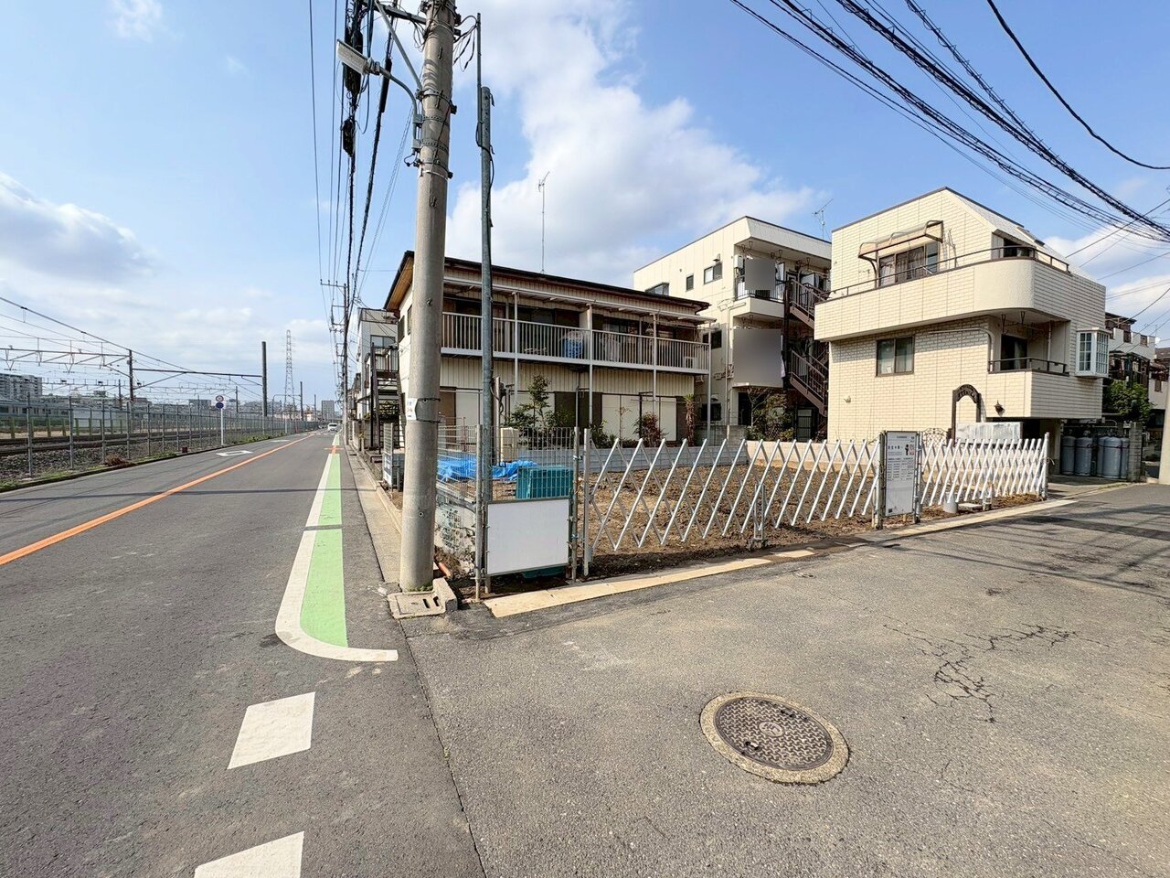 南東向きで陽当たりの良いリビングを2階に設けた設計。(令和8年3月 撮影)