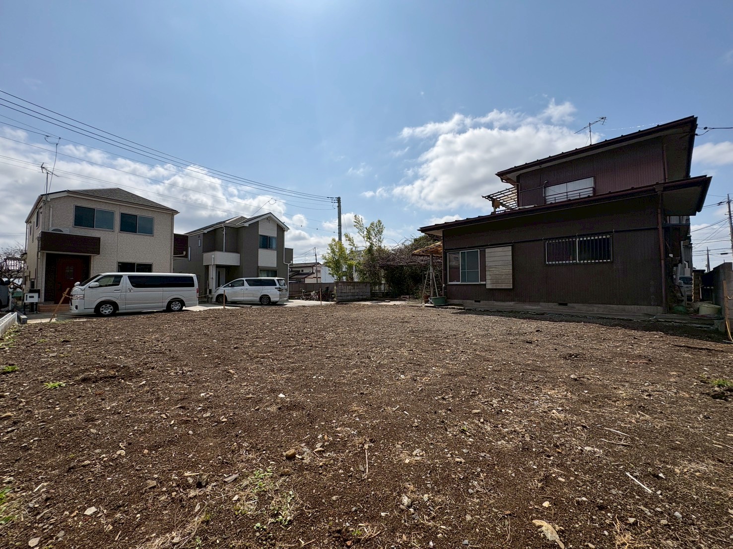 たっぷり収納可能なパントリー付きの対面キッチンです。(令和8年3月 撮影)