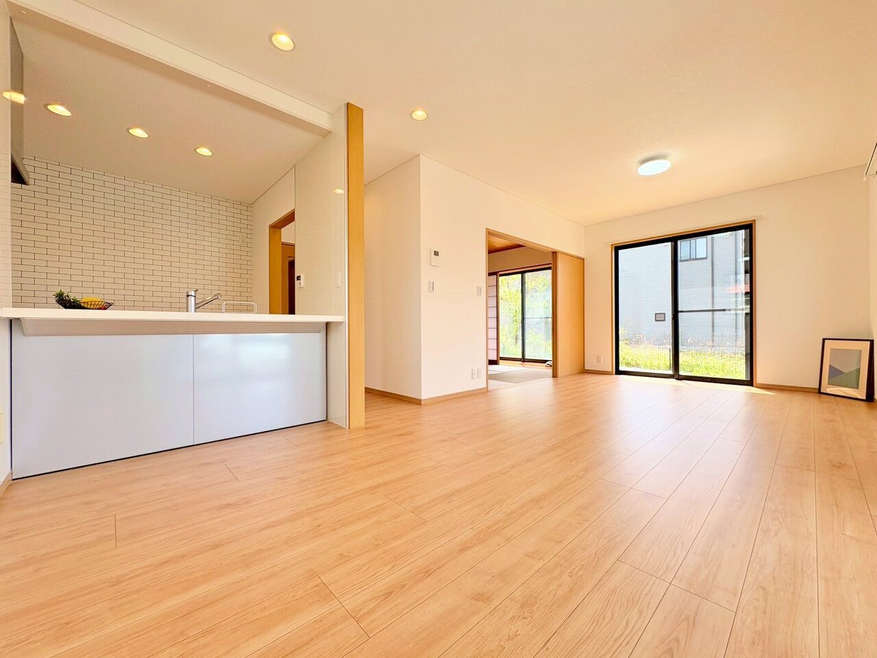 穏やかな風と陽光を導き、プライバシーに配慮した設計プラン。