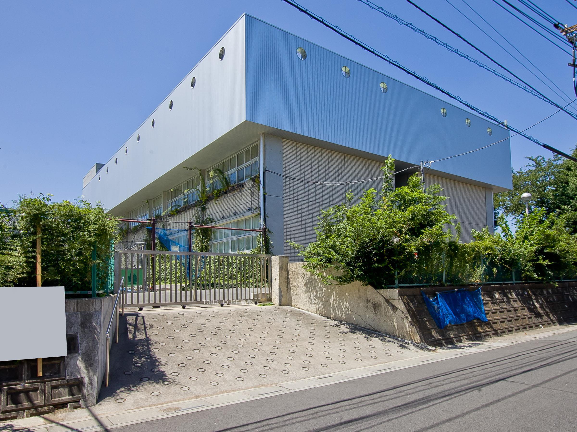 与野西中学校まで約790ｍ