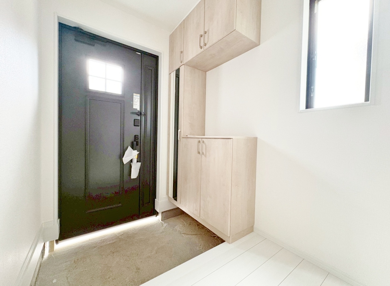 季飾のお花やグリーンを飾ってマイホームを創り上げてください。