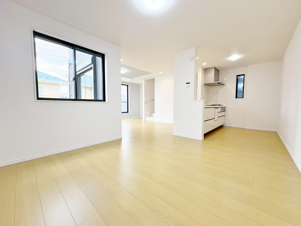 ここにはみんなが集い、食事と楽しい会話が始まる。