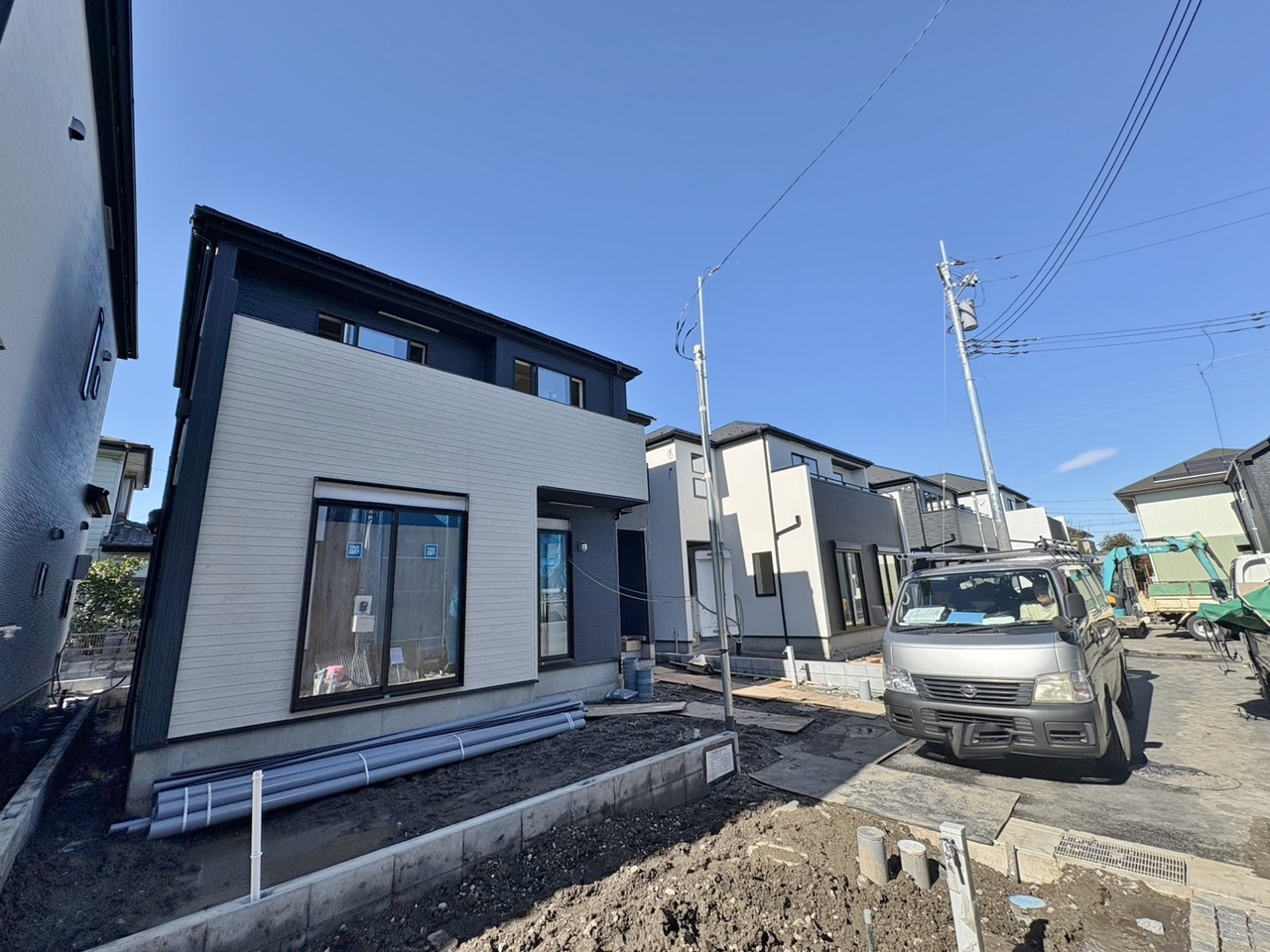 全居室南向きにつき陽当たり良好です。LDKと続き間洋室がある間取りです。(令和8年4月 撮影)