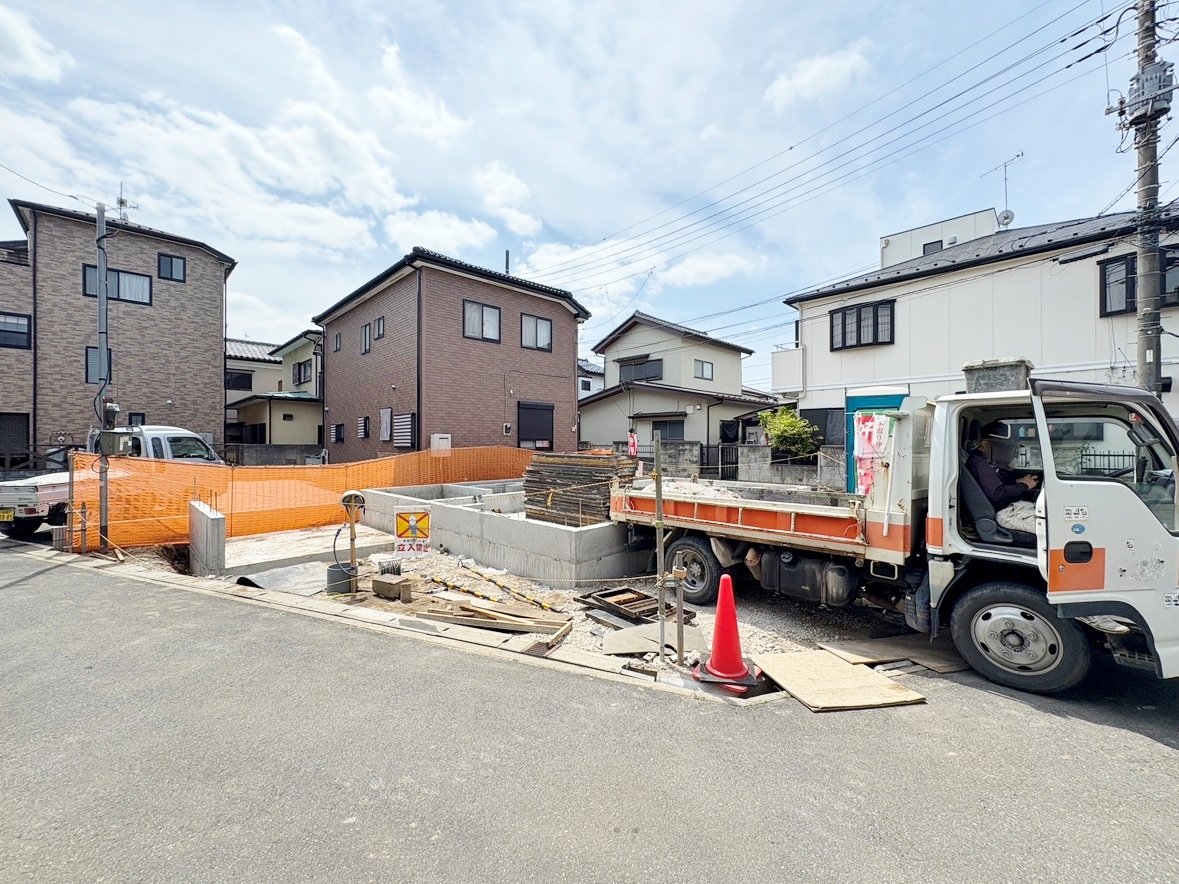 二階は全居室二面採光、二部屋から行き来できるバルコニーを採用。(令和8年4月 撮影)