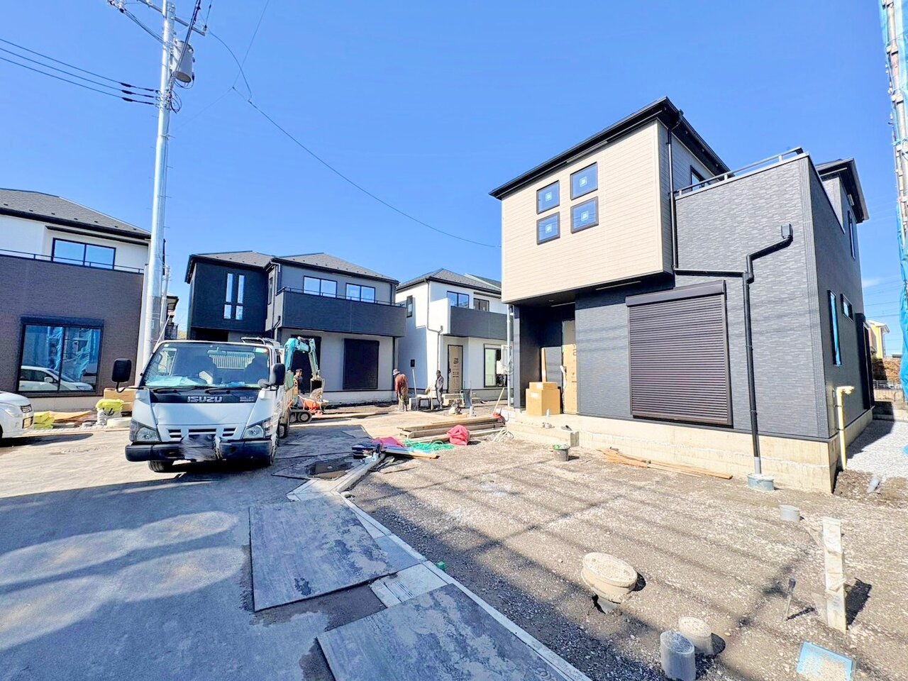 LDK16帖＋続き間和洋室3帖付きで開放的な間取りです。(令和8年4月 撮影)