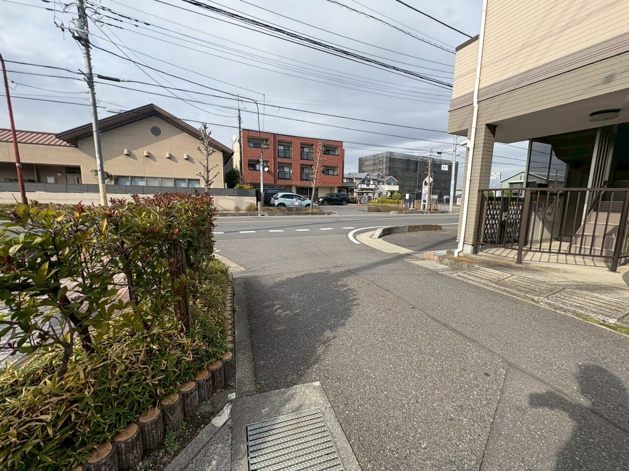 時間の経過と共に味わいが出る、素敵なお住まいをお楽しみください。(令和8年4月 撮影)