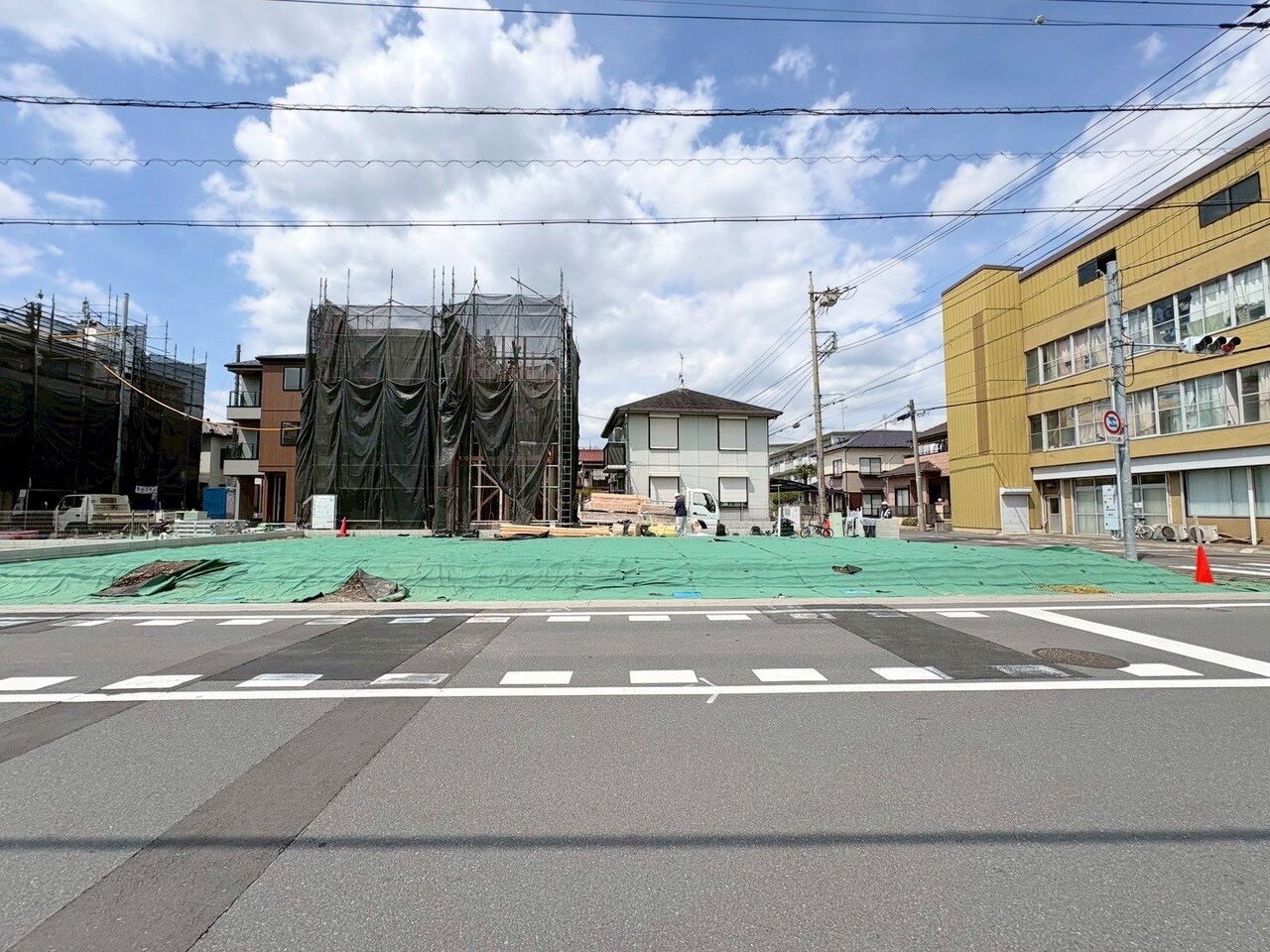 小学校まで徒歩5分でお子様の通学も安心です。(令和8年4月 撮影)