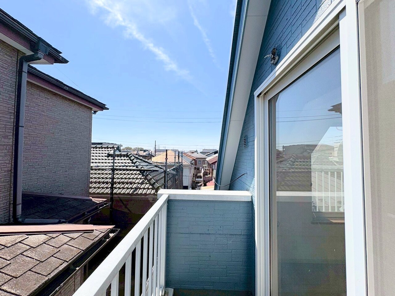 たくさんの日差しと風を受け洗濯物もすぐに乾きそう。