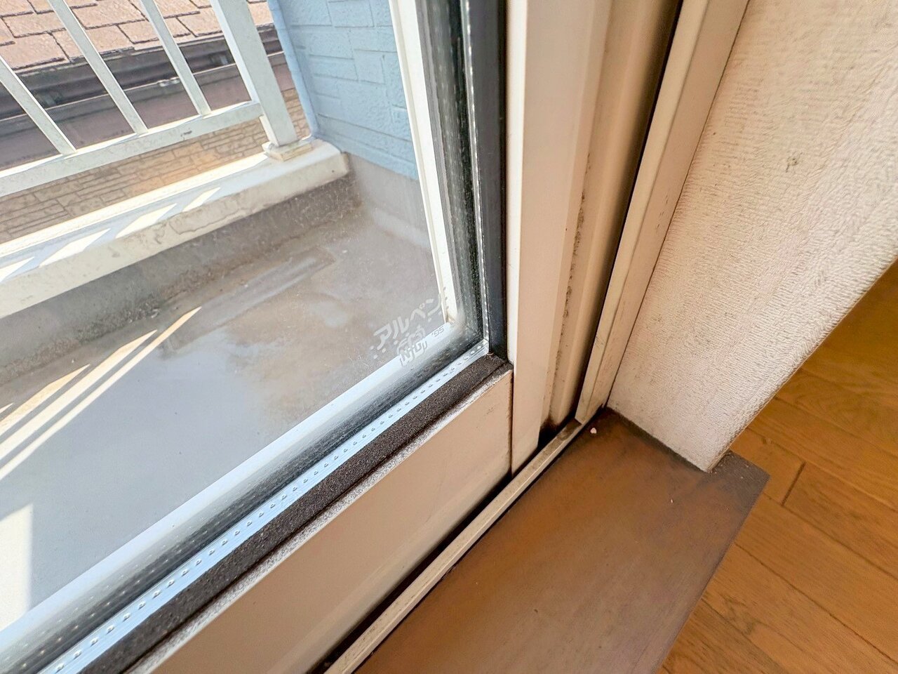 居室のサッシにはペアガラスを採用。