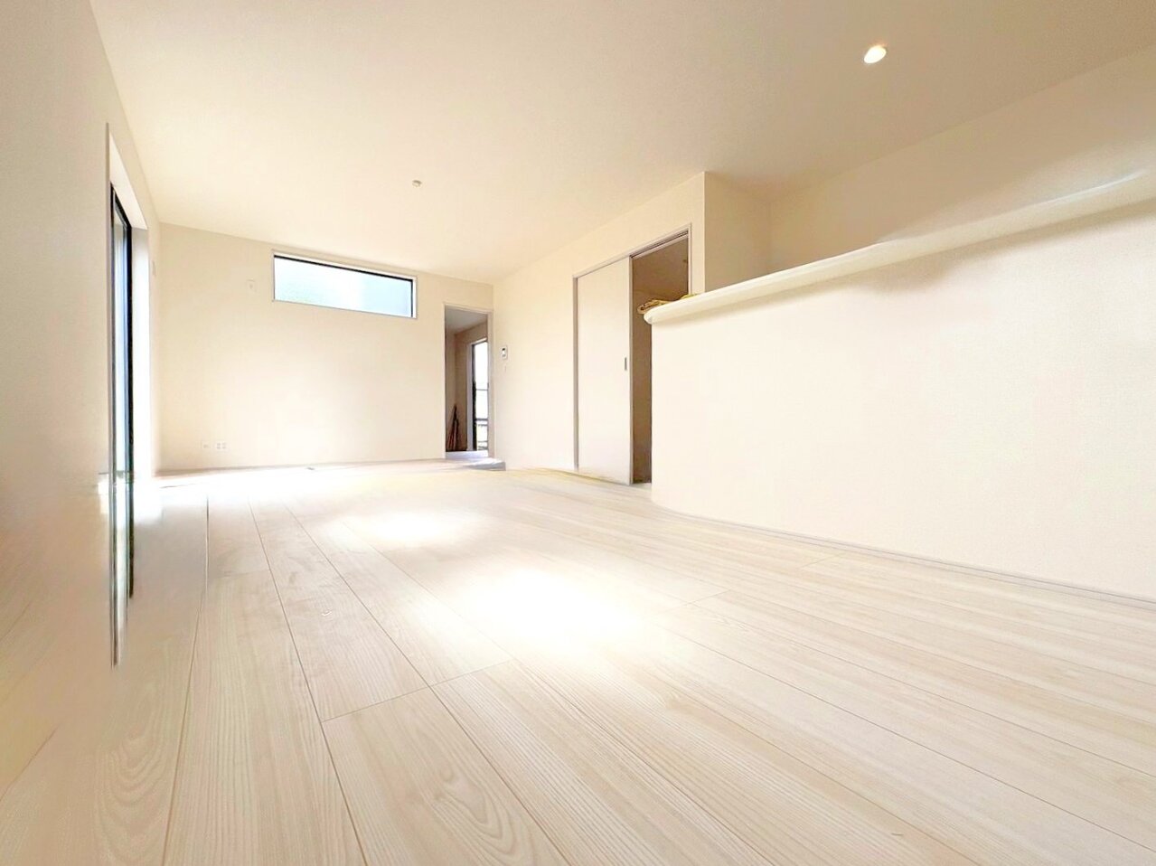 この場所に流れる豊かな時を演出してくれる開放的な空間。