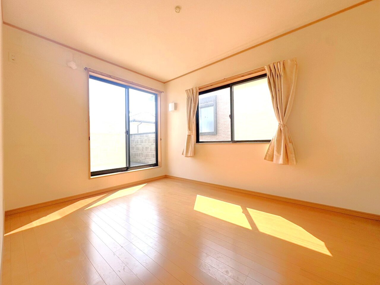 二面採光につき風の通りがよく、効果的に換気が可能です。